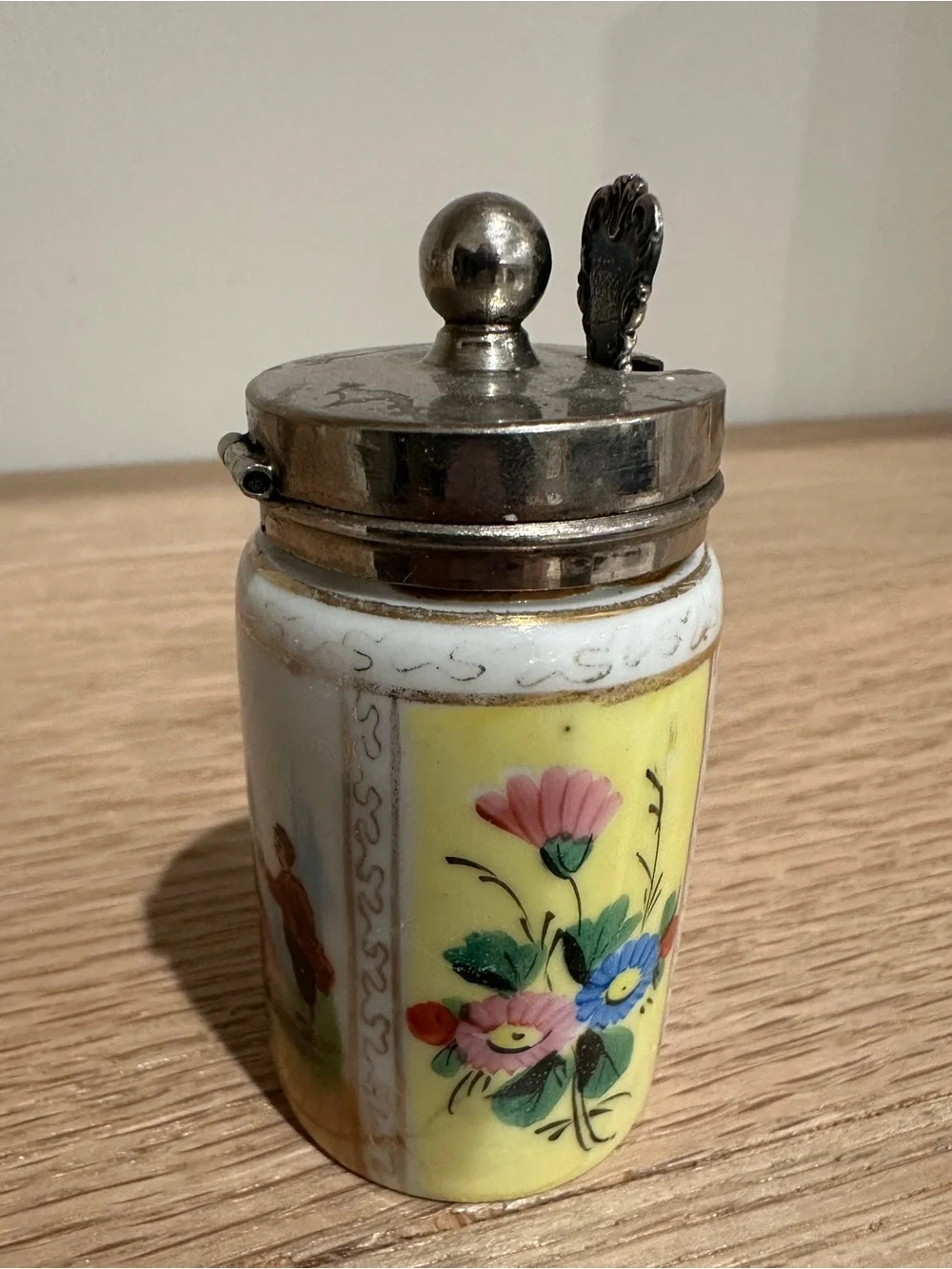 N/A charming porcelain